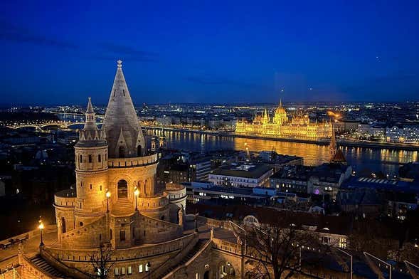 Free Night Tour of Buda Castle