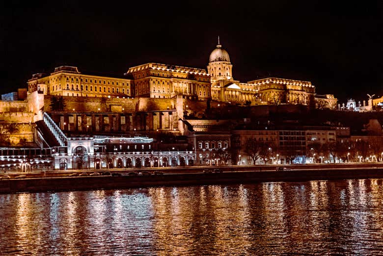 Come explore Buda Castle after dark on this free tour